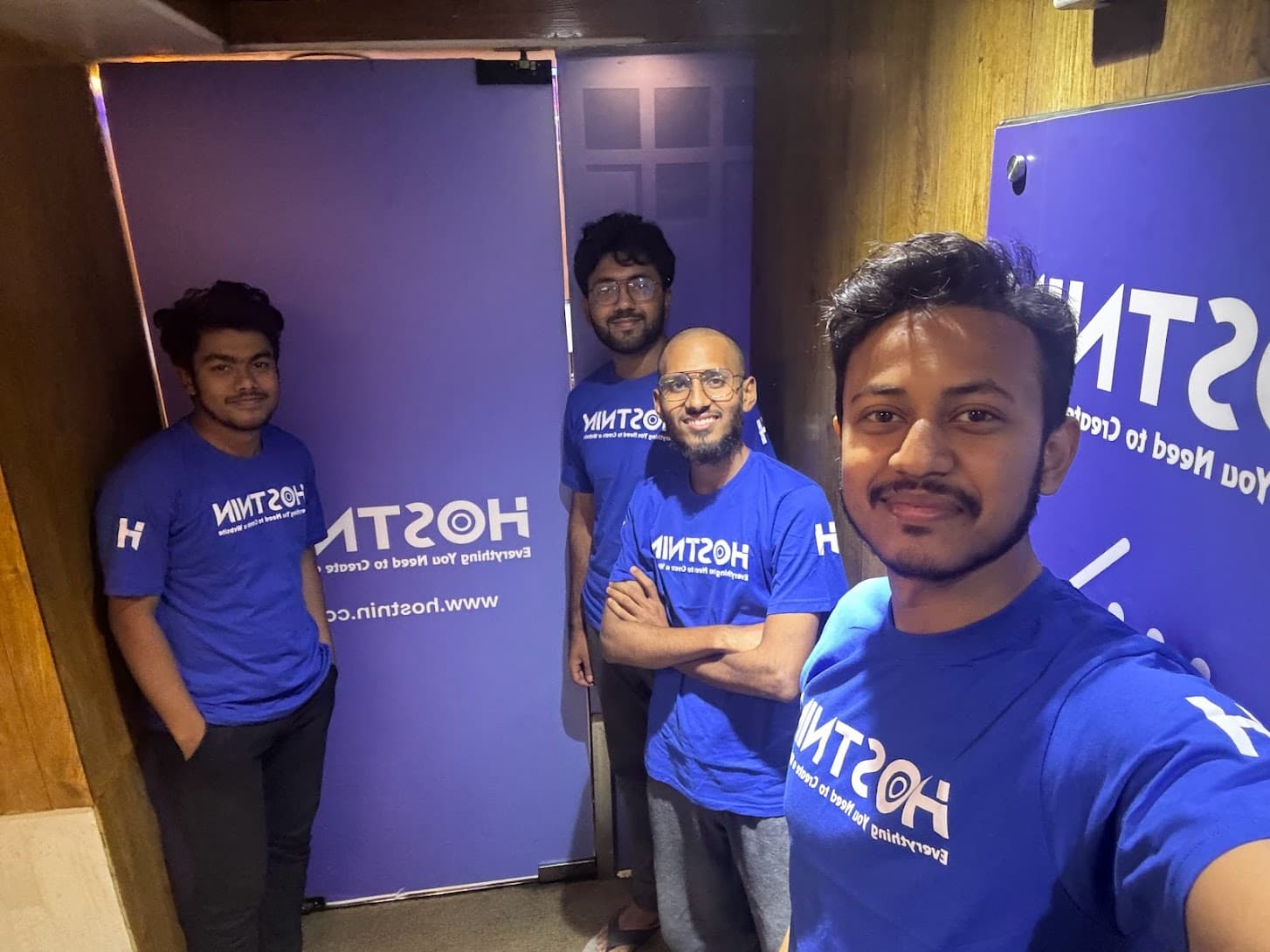 Support Team - Hostnin Customer Service Representatives